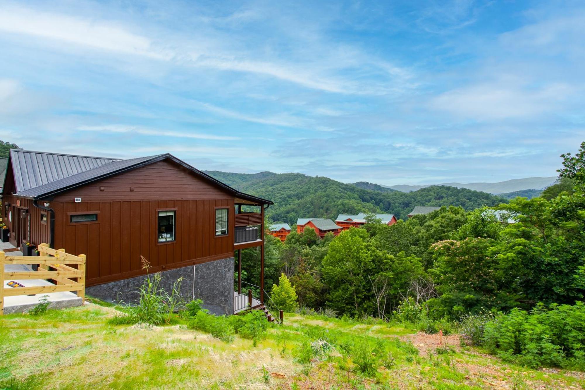 Bearly Haus -Views, Hot Tub, Pool & Xbox! Villa Pigeon Forge Exterior photo